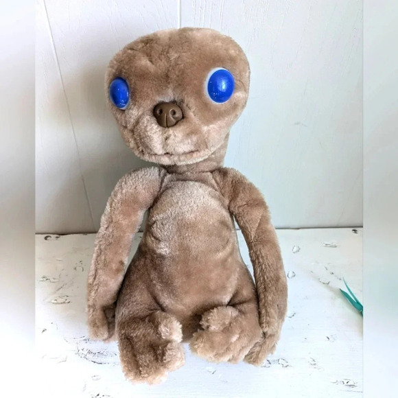 Showtime ET Movie Memorabilia 12" Plush and VHS Set 80's 1982 Nostalgic Vintage - Picture 5 of 9